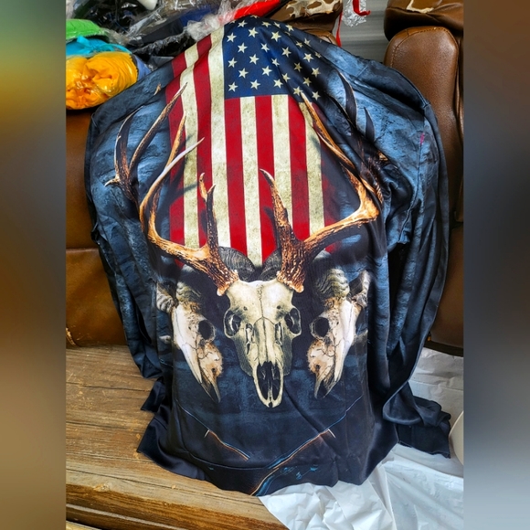 Deer Skull Flag Hoodie - Picture 3 of 3